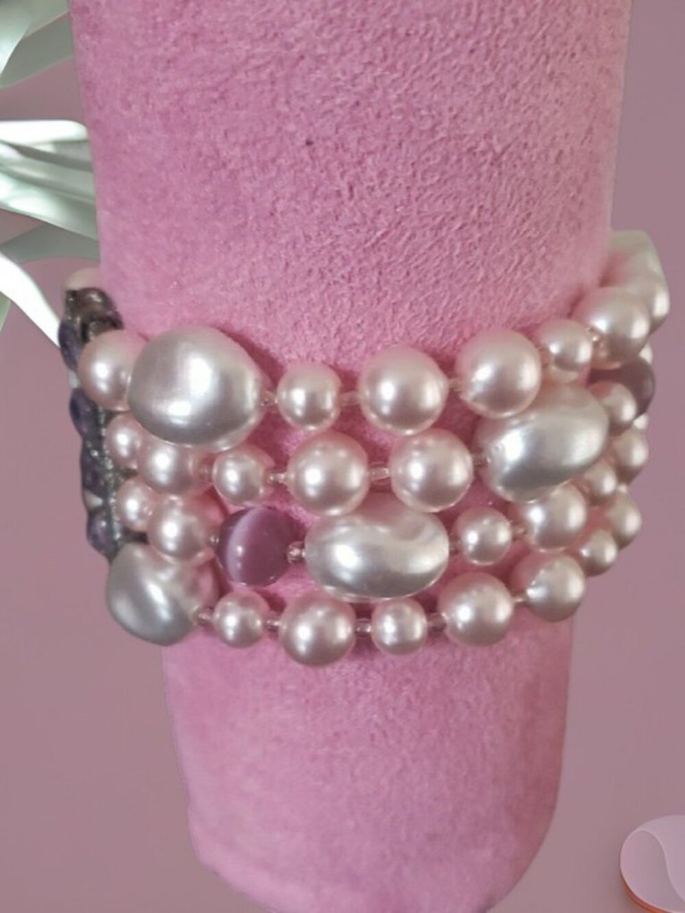 Natural 4 Row Freshwater Pearl Stretch Bracelet w/Lavendar Crystal Accent ✨NWOT✨ - Picture 7 of 8